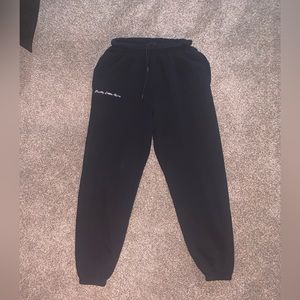 PrettyLittleThing logo black sweatpants